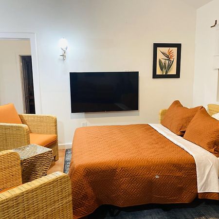ホテル Alux House Placencia エクステリア 写真
