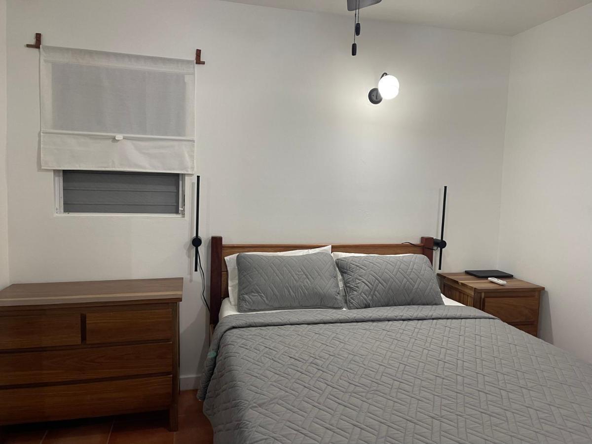 ホテル Alux House Placencia エクステリア 写真