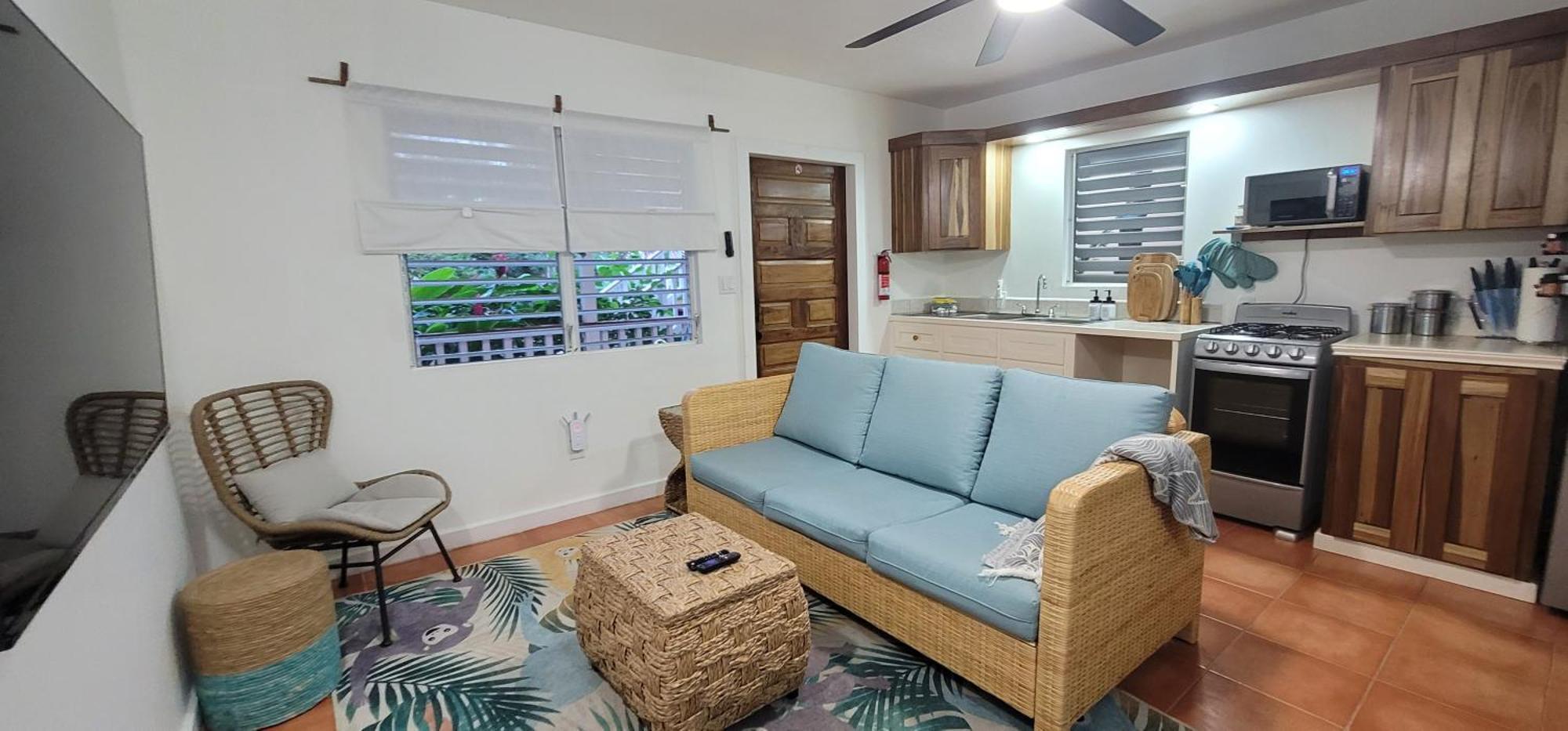 ホテル Alux House Placencia エクステリア 写真