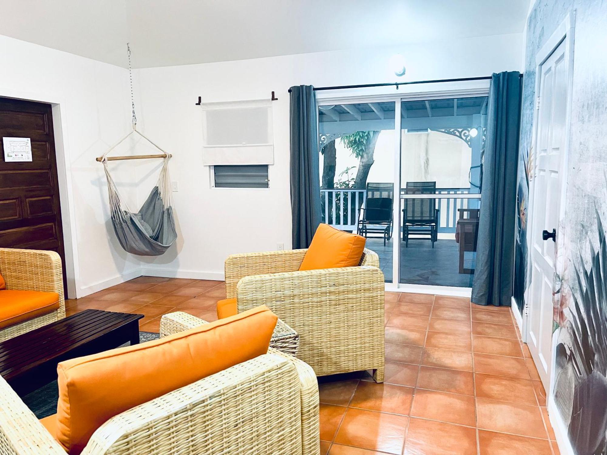 ホテル Alux House Placencia エクステリア 写真