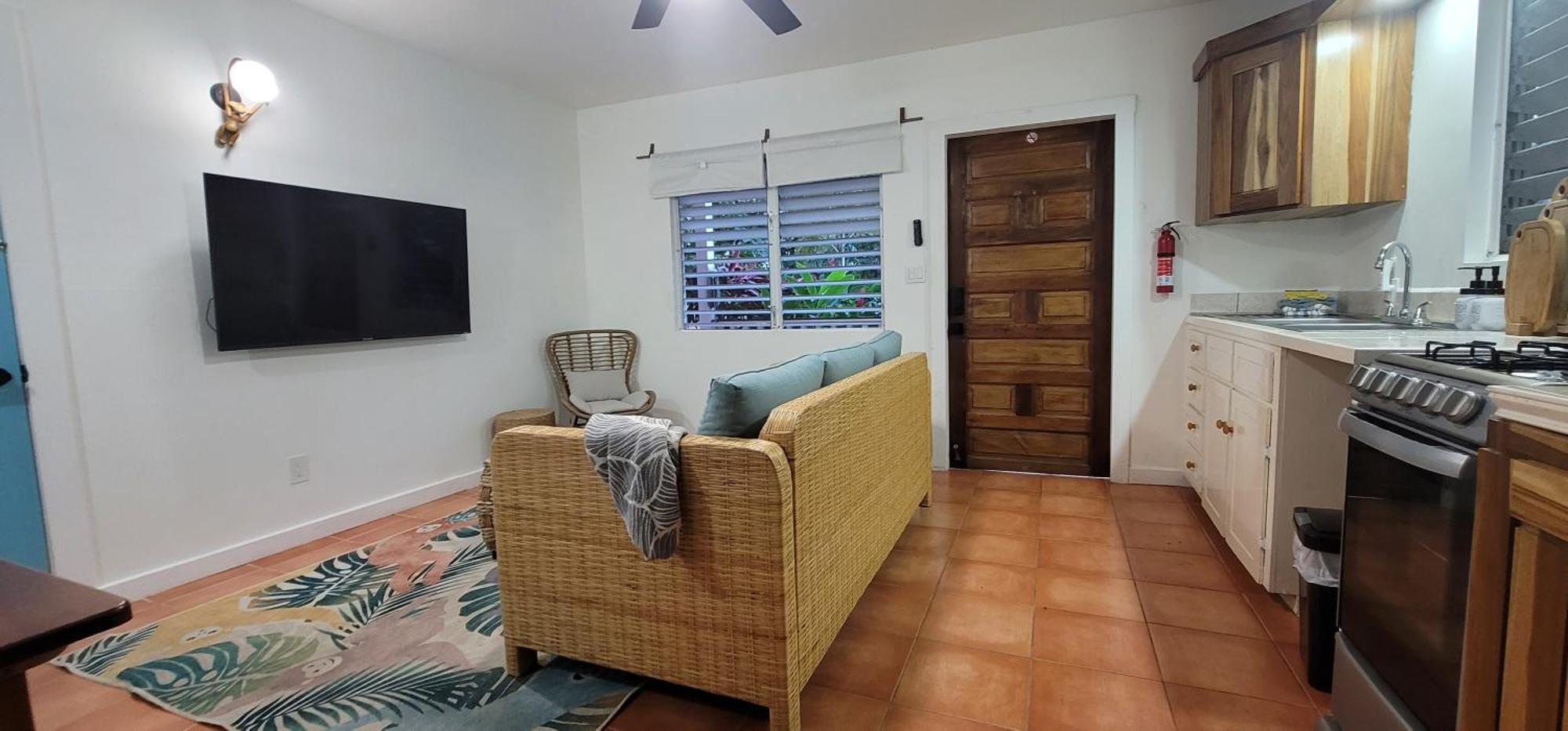 ホテル Alux House Placencia エクステリア 写真