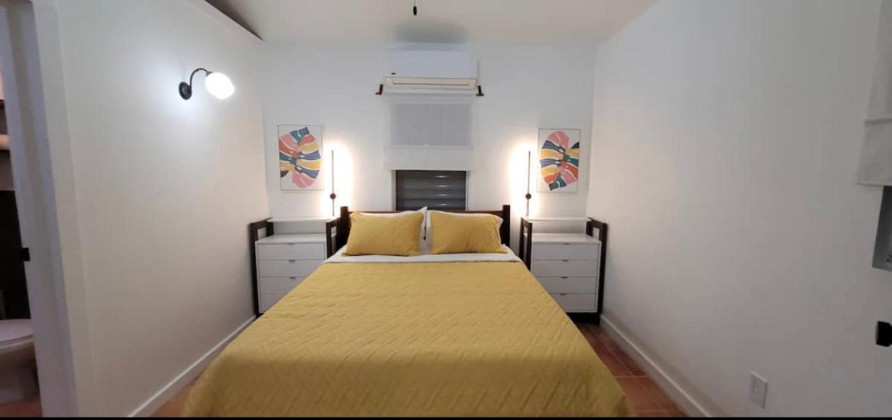 ホテル Alux House Placencia エクステリア 写真