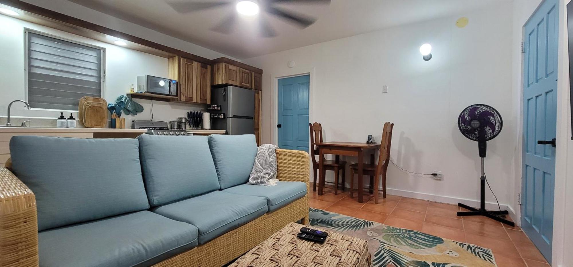 ホテル Alux House Placencia エクステリア 写真