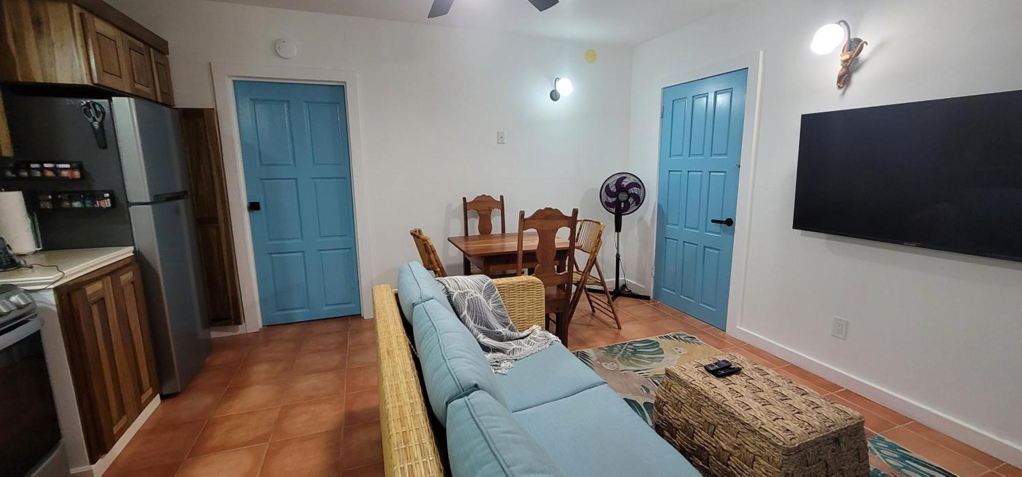 ホテル Alux House Placencia エクステリア 写真